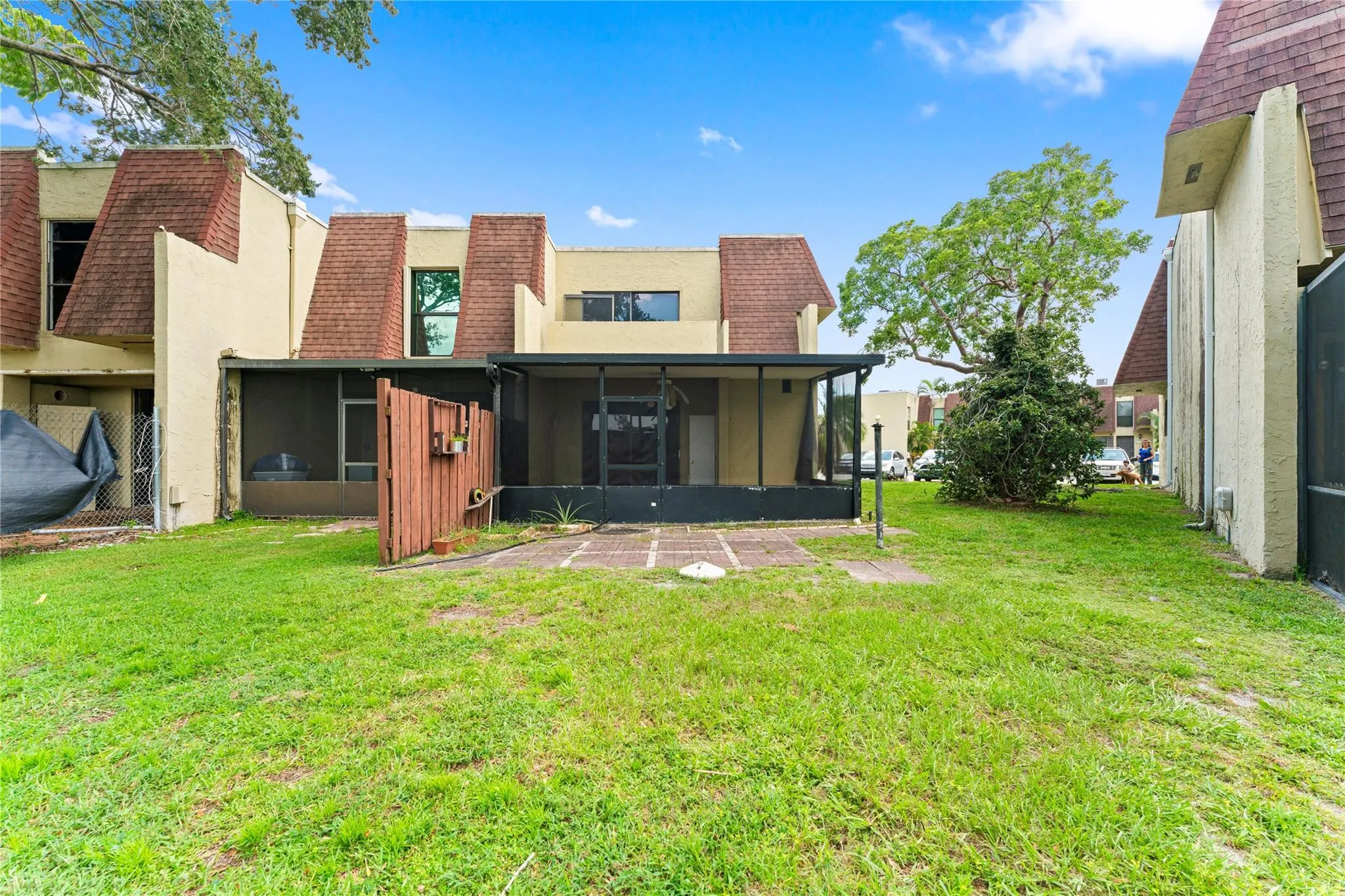 8925 Palm Tree Ln, #8925