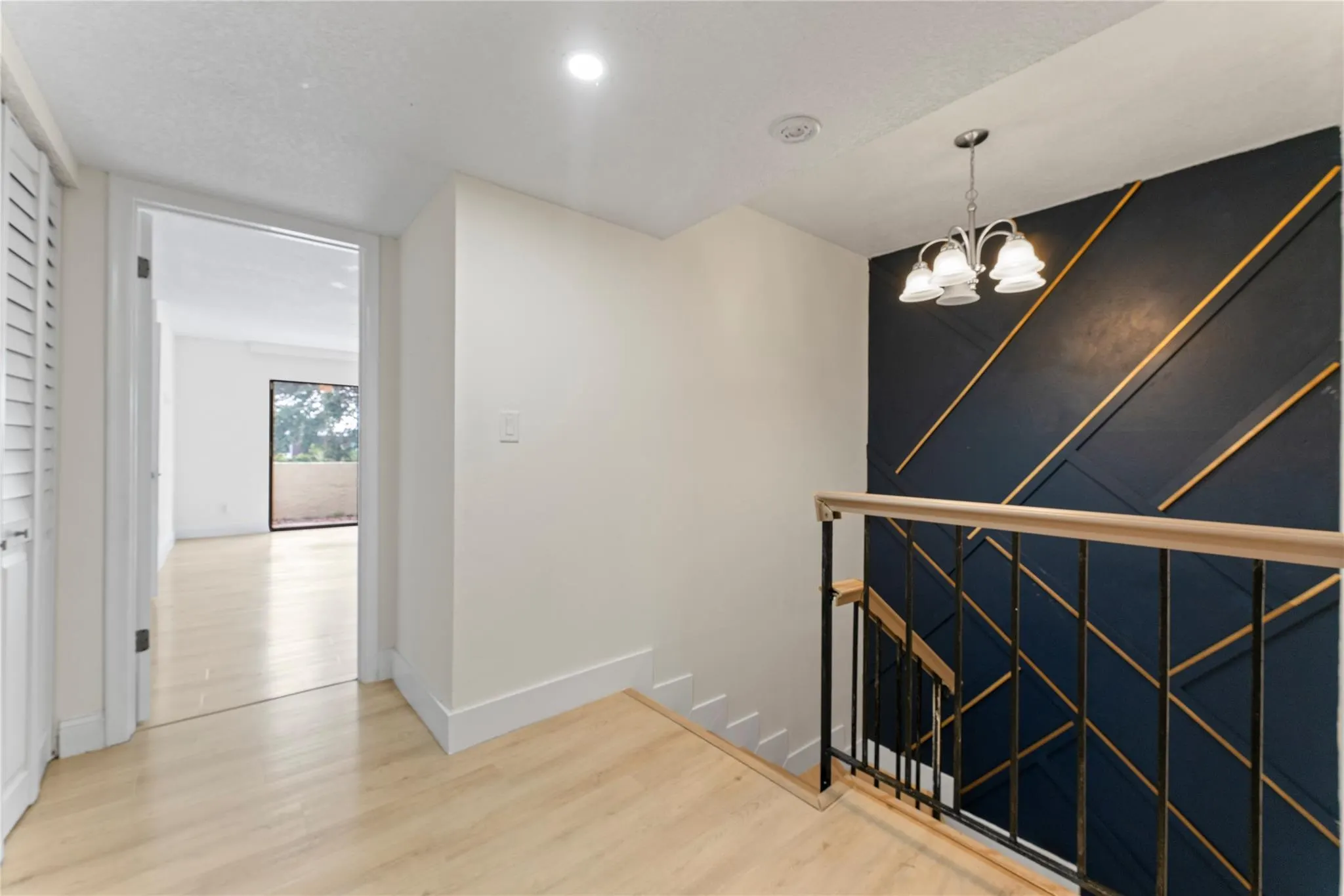 8925 Palm Tree Ln, #8925