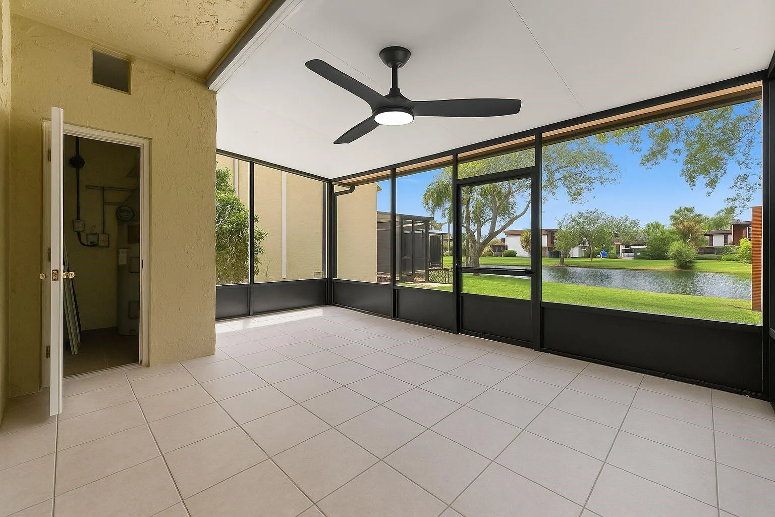 8925 Palm Tree Ln, #8925