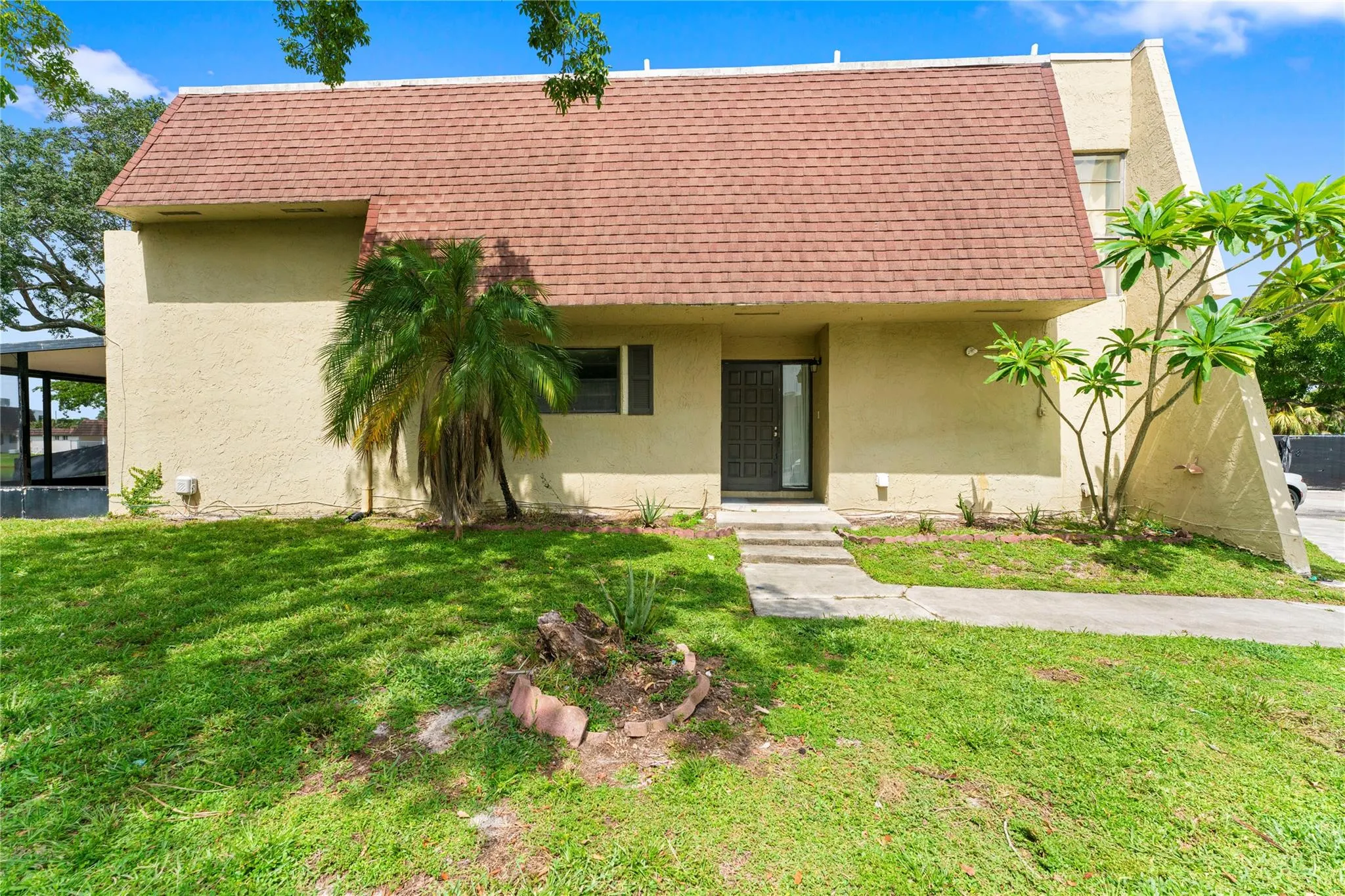 8925 Palm Tree Ln, #8925