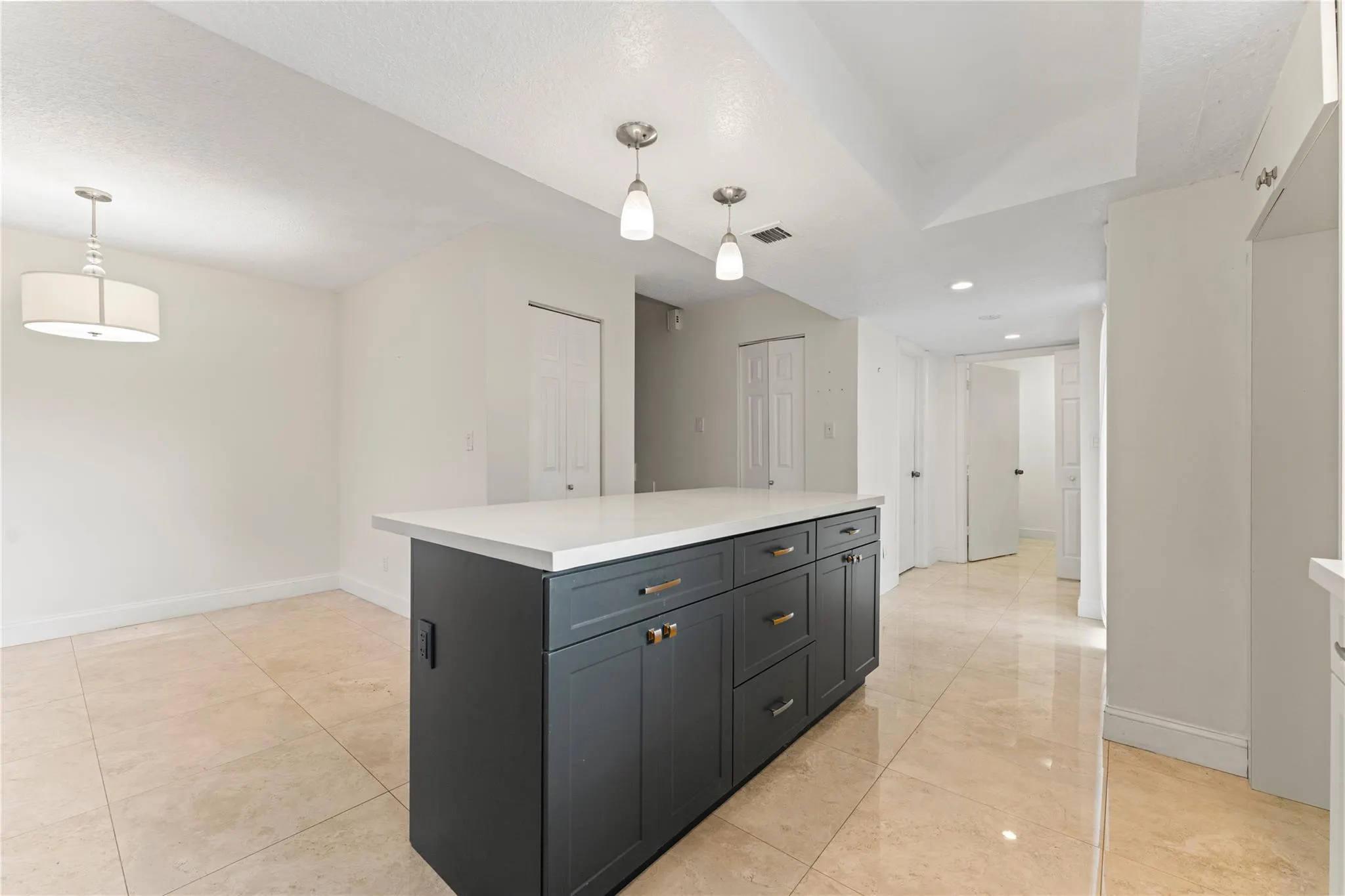 8925 Palm Tree Ln, #8925