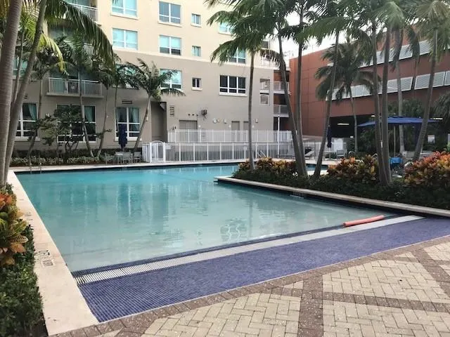 2000 N Bayshore Dr, #308