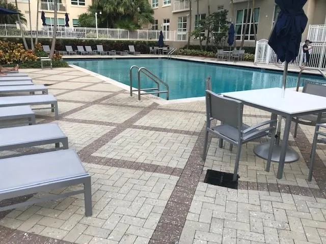 2000 N Bayshore Dr, #308