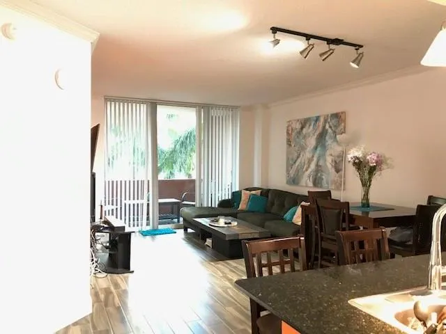 2000 N Bayshore Dr, #308