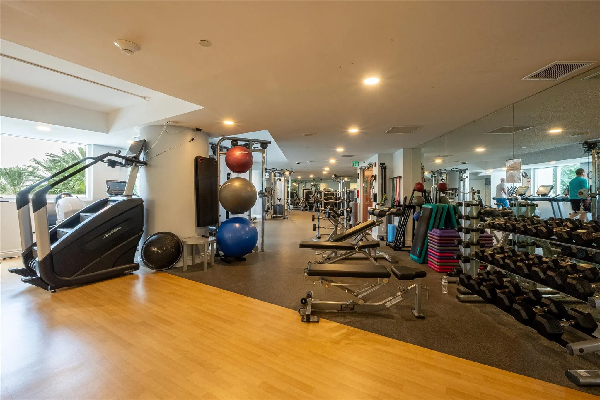 3200 N Ocean Blvd, #401