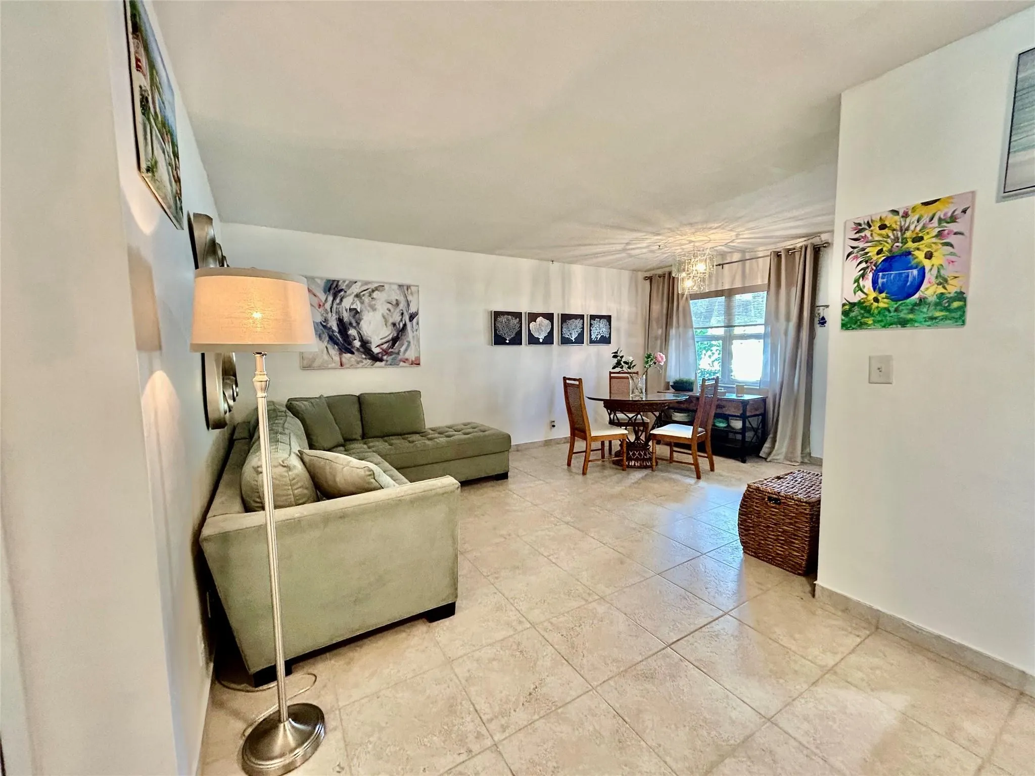 2050 NE 39th St, #N108