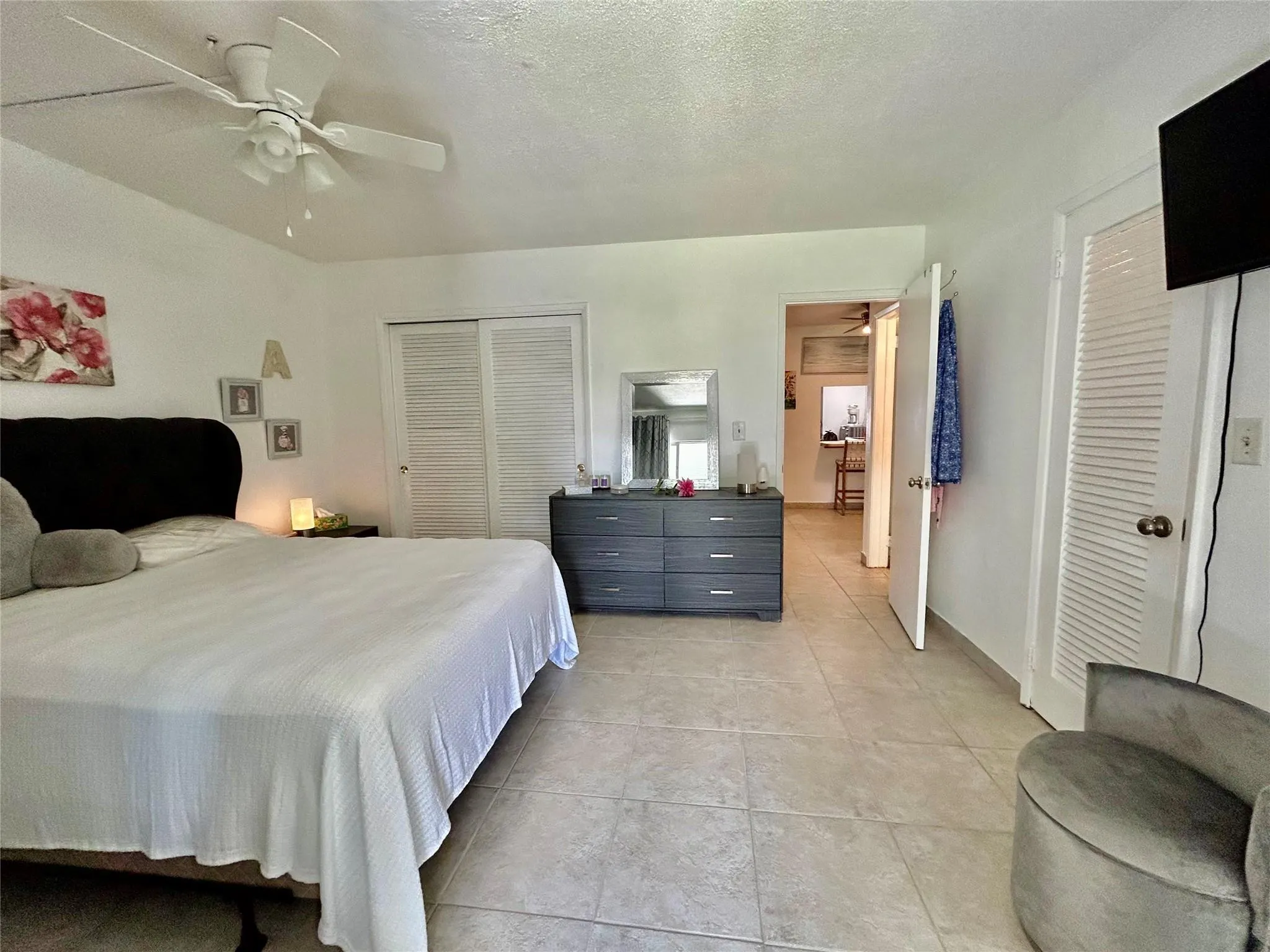 2050 NE 39th St, #N108