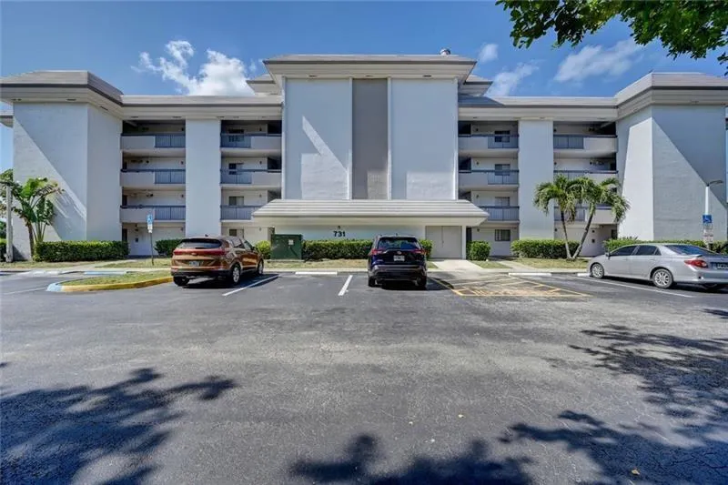 731 N Pine Island Rd, #404