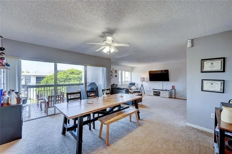 731 N Pine Island Rd, #404