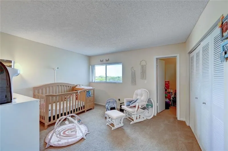 731 N Pine Island Rd, #404