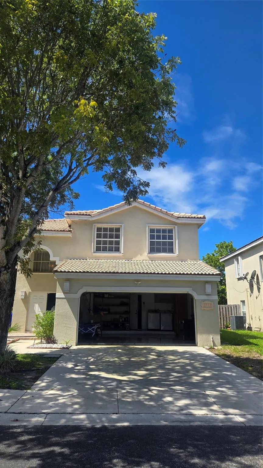 1512 SW 106th Ave