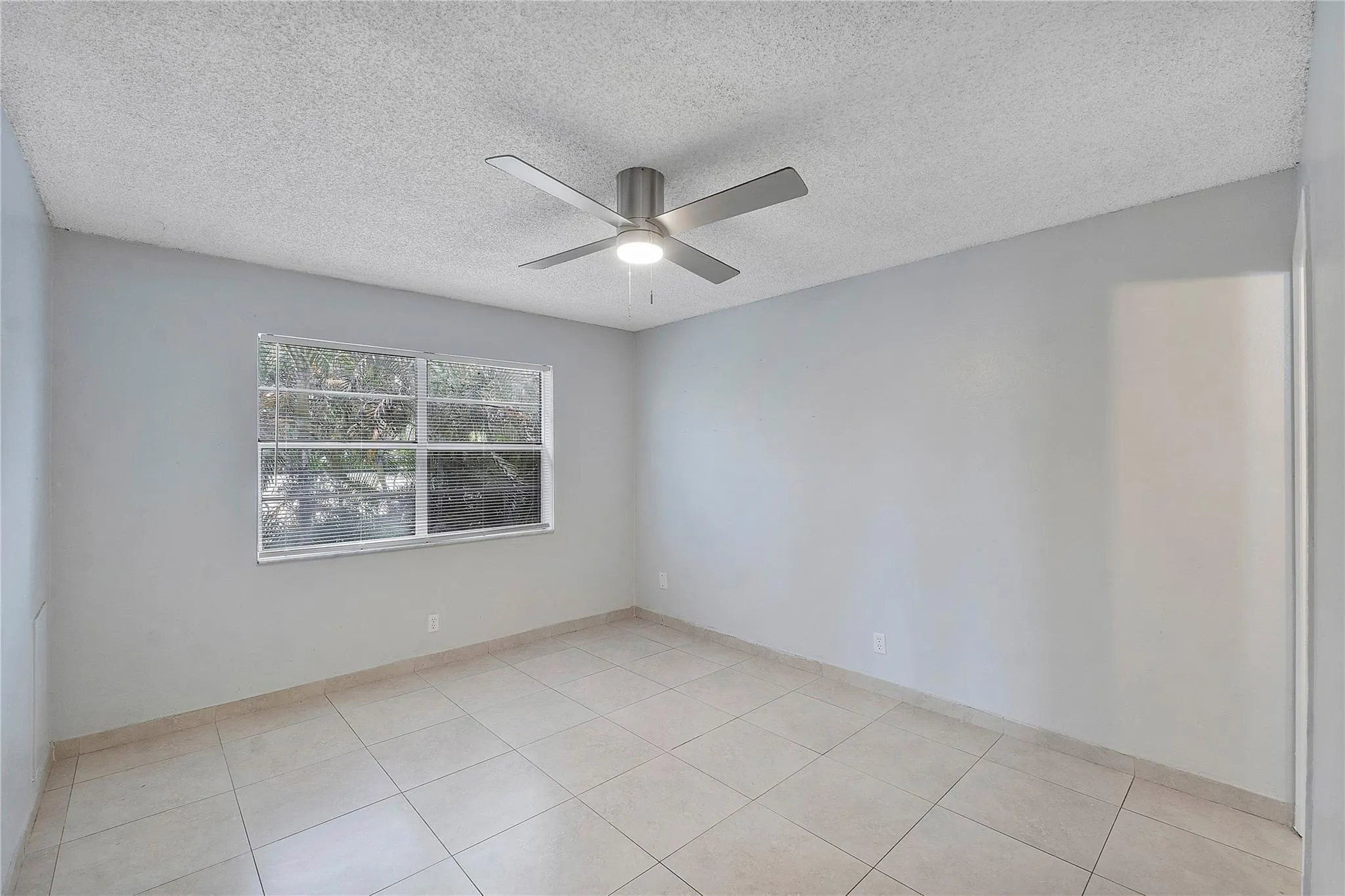 395 SW 15th St, #20