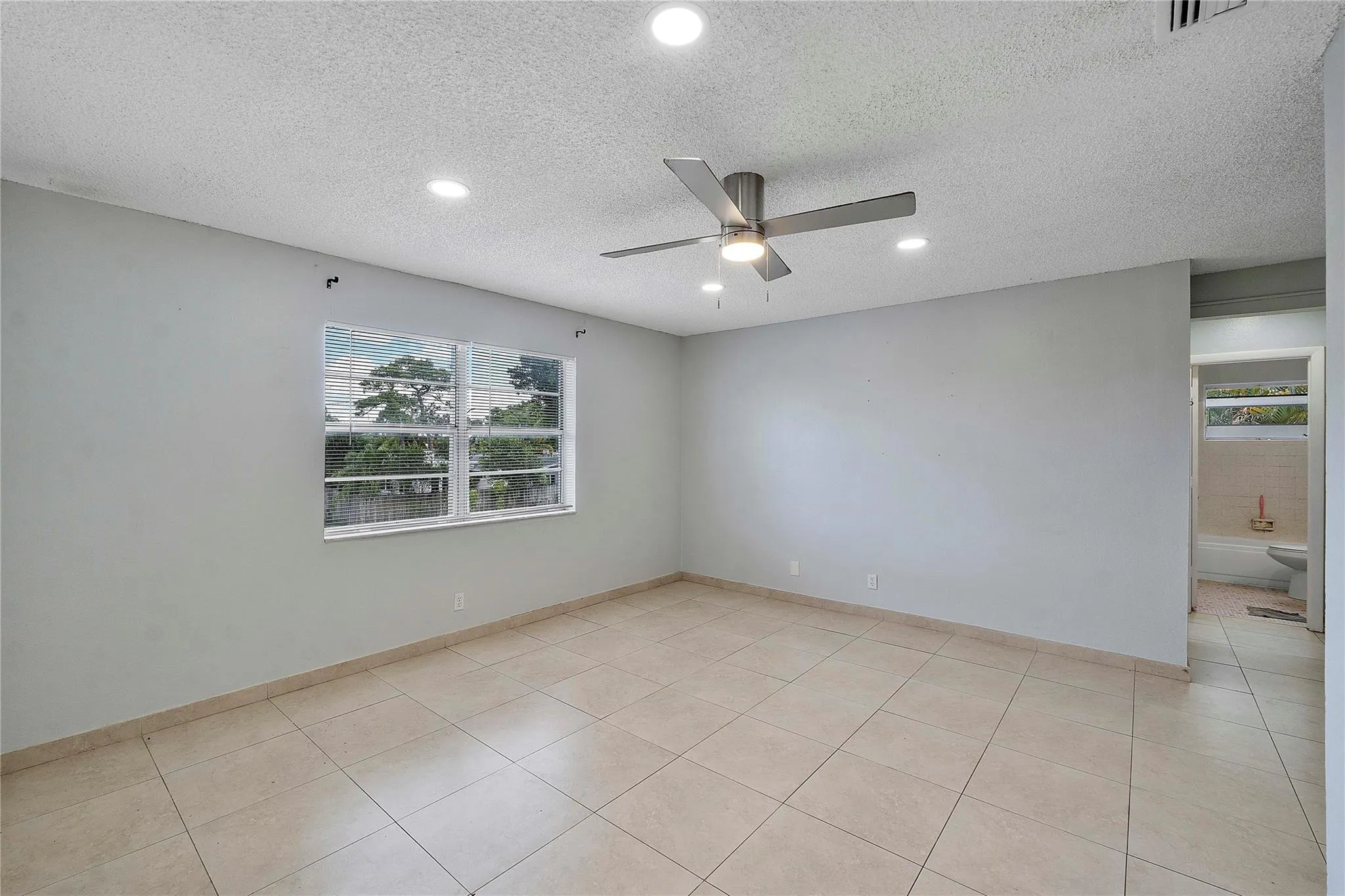 395 SW 15th St, #20