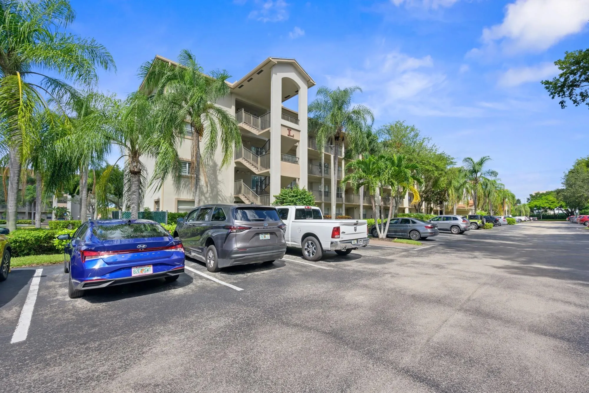 550 SW 137th Ave, #401L