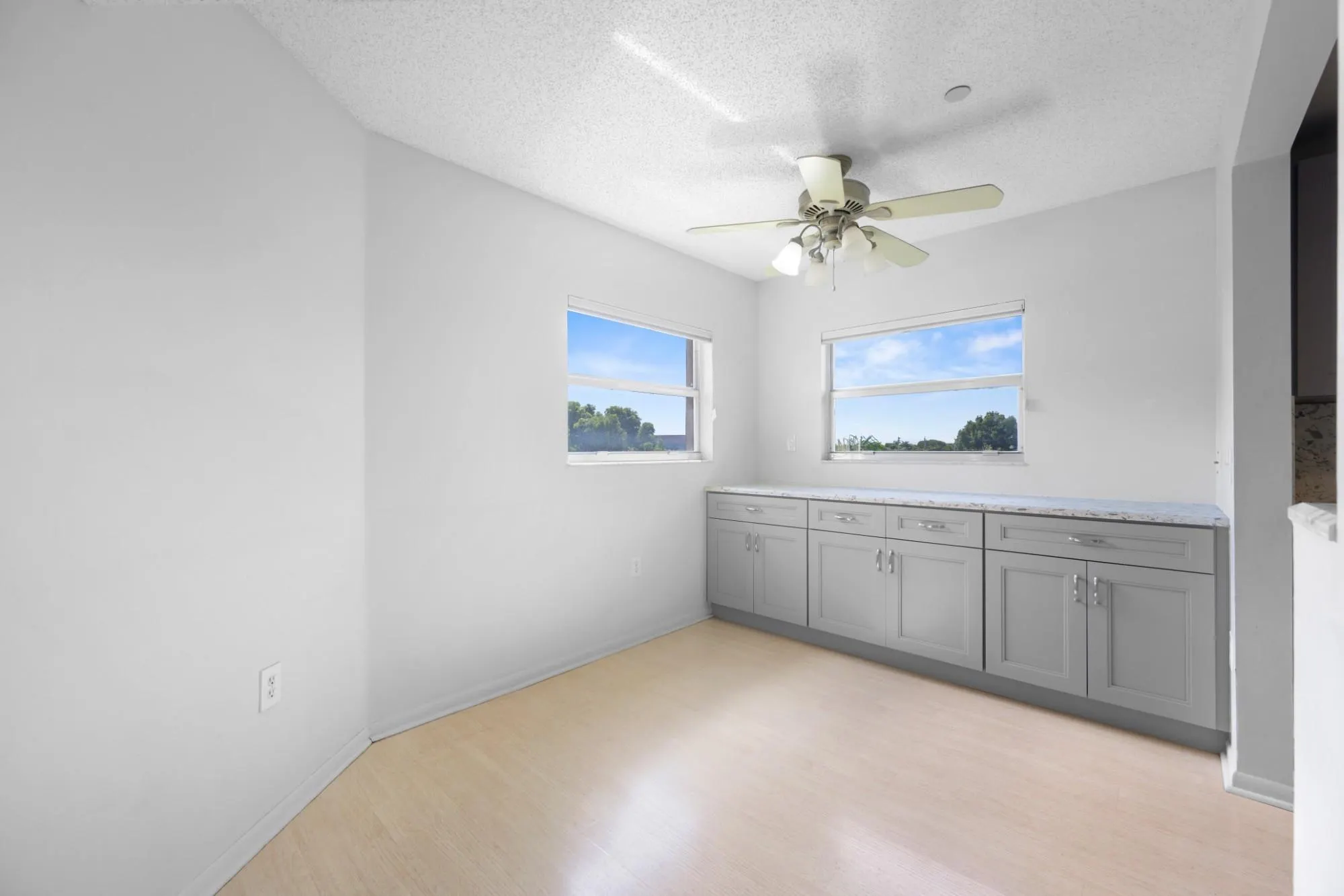 550 SW 137th Ave, #401L
