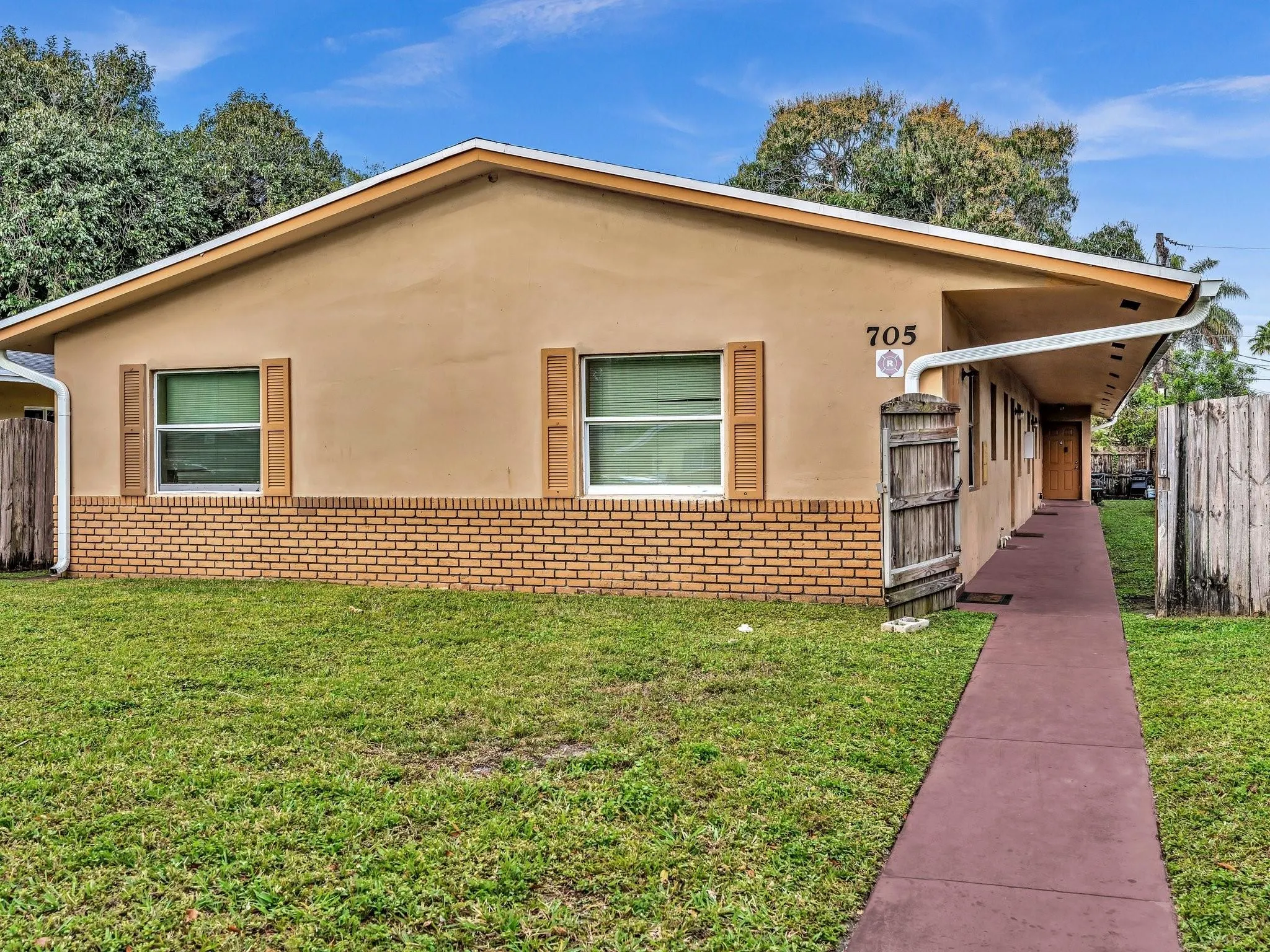 705 SW 15th Ave #3