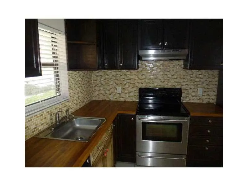 21895 Lake Forest Cir, #106
