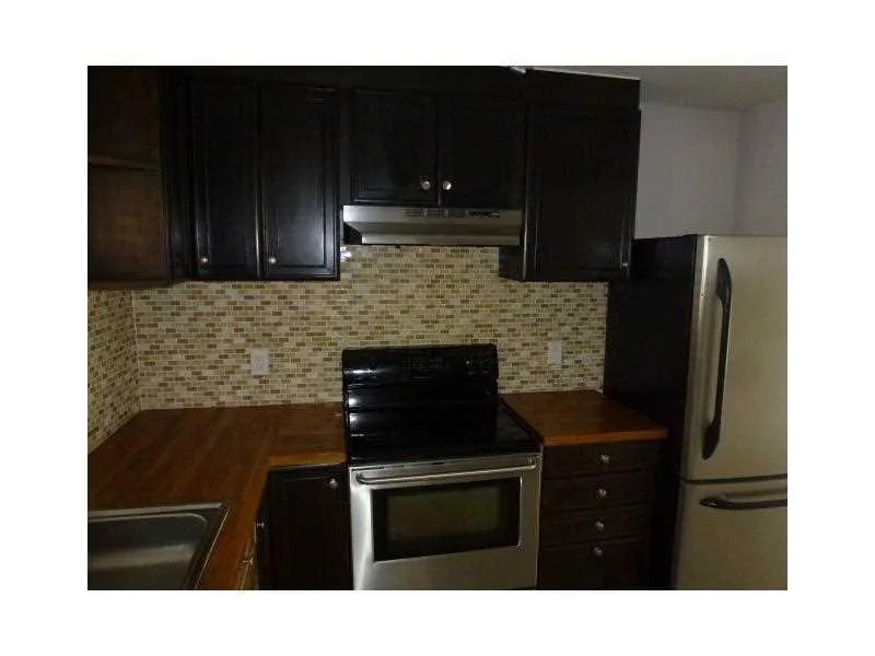 21895 Lake Forest Cir, #106