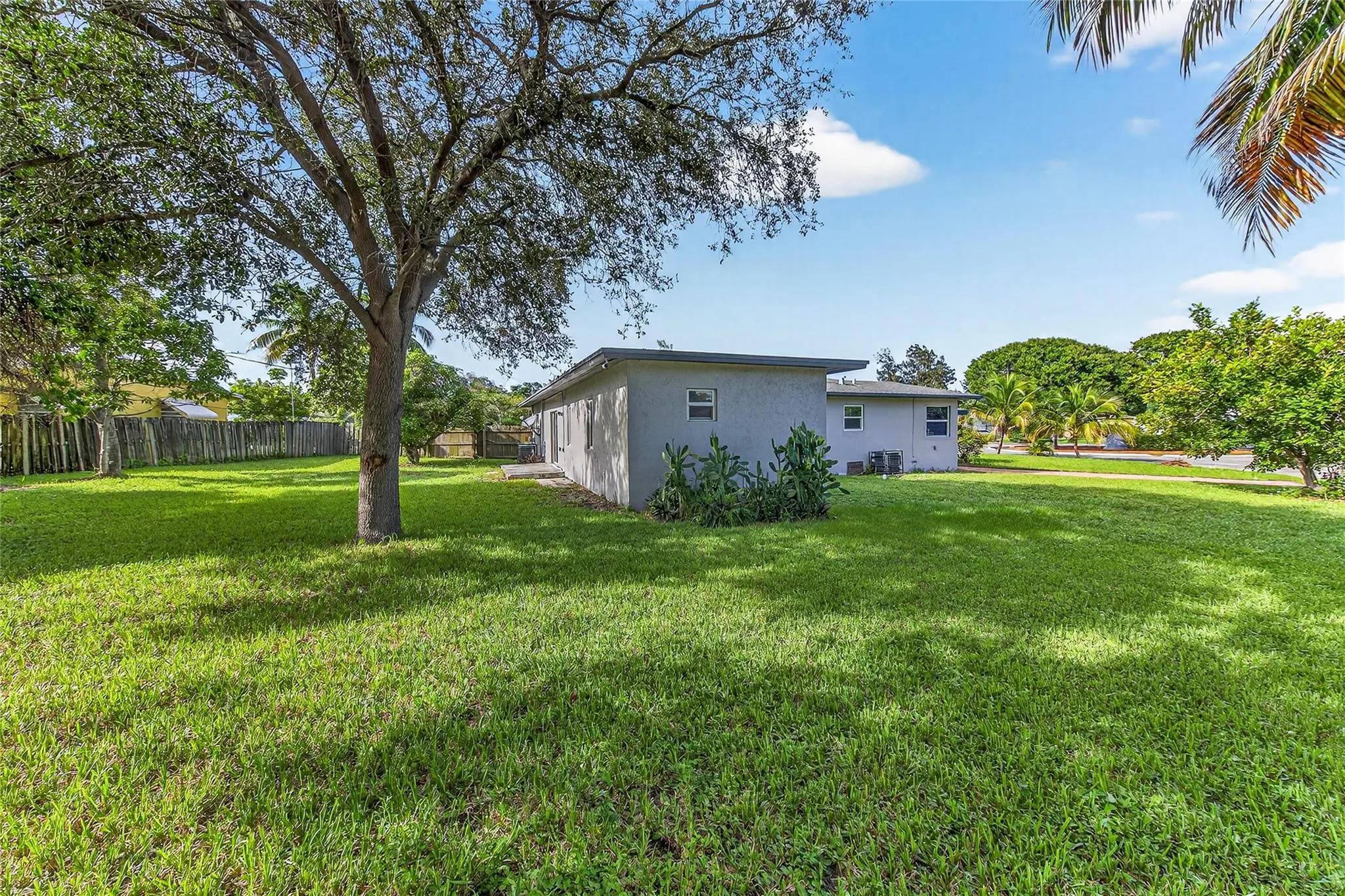 206 NW 5th Avenue