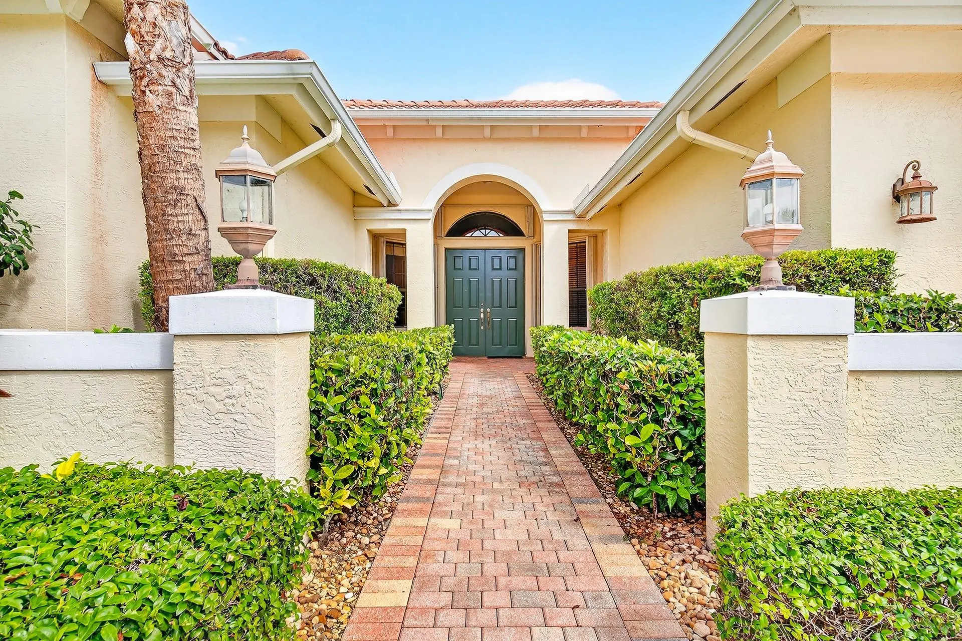 6880 Antinori Lane