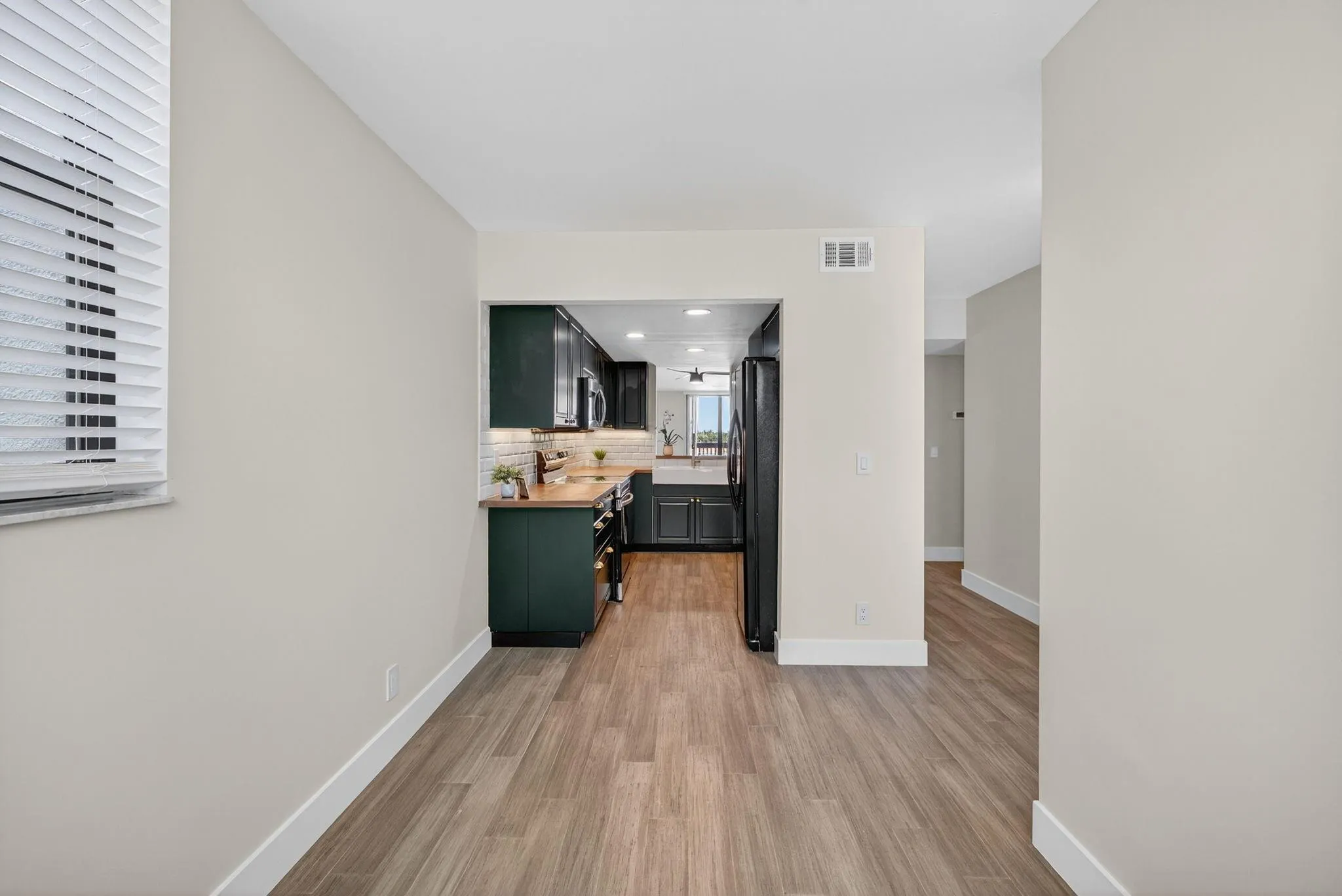 2707 NE 14th St Cswy, #401