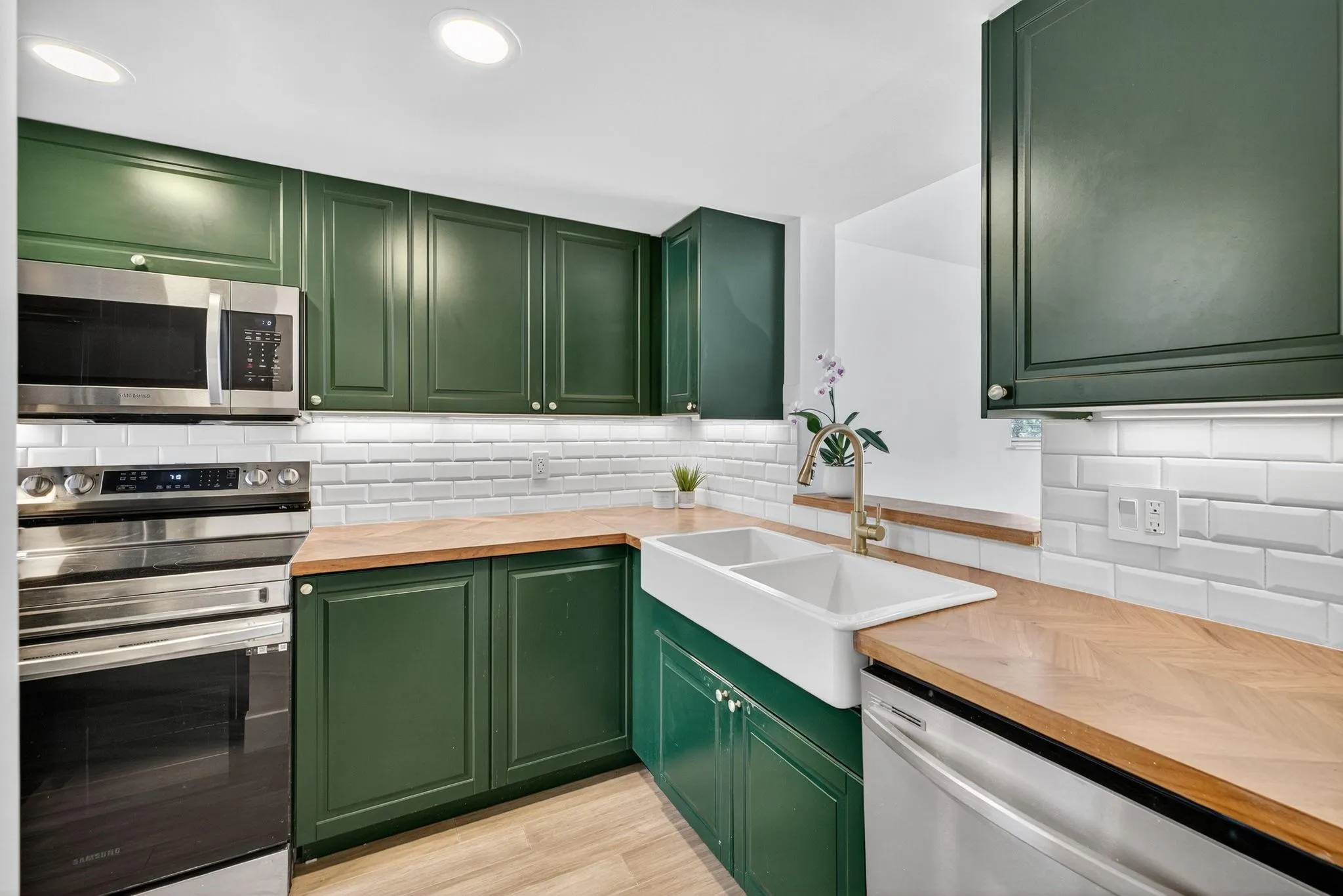 2707 NE 14th St Cswy, #401