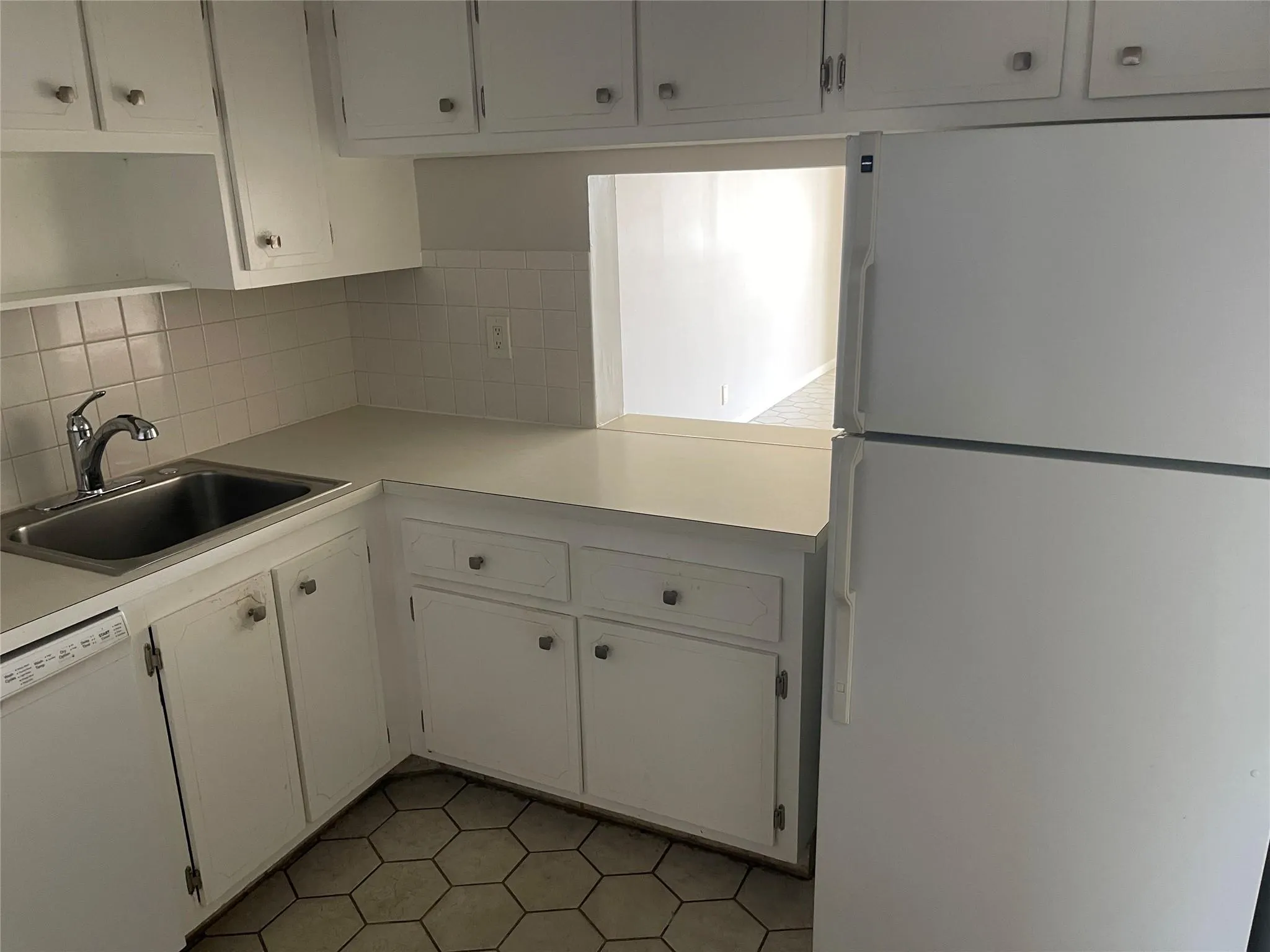 1005 Country Club Dr, #205