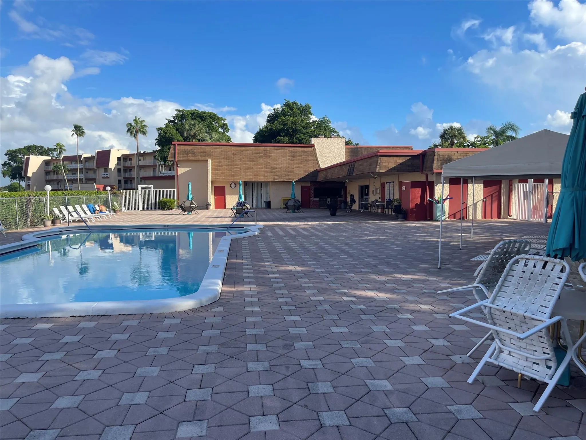 1005 Country Club Dr, #205