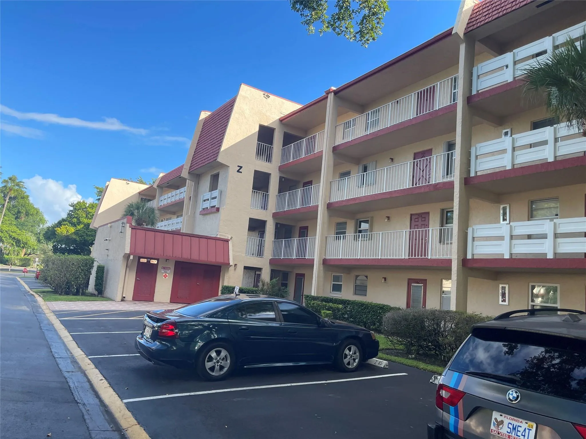 1005 Country Club Dr, #205