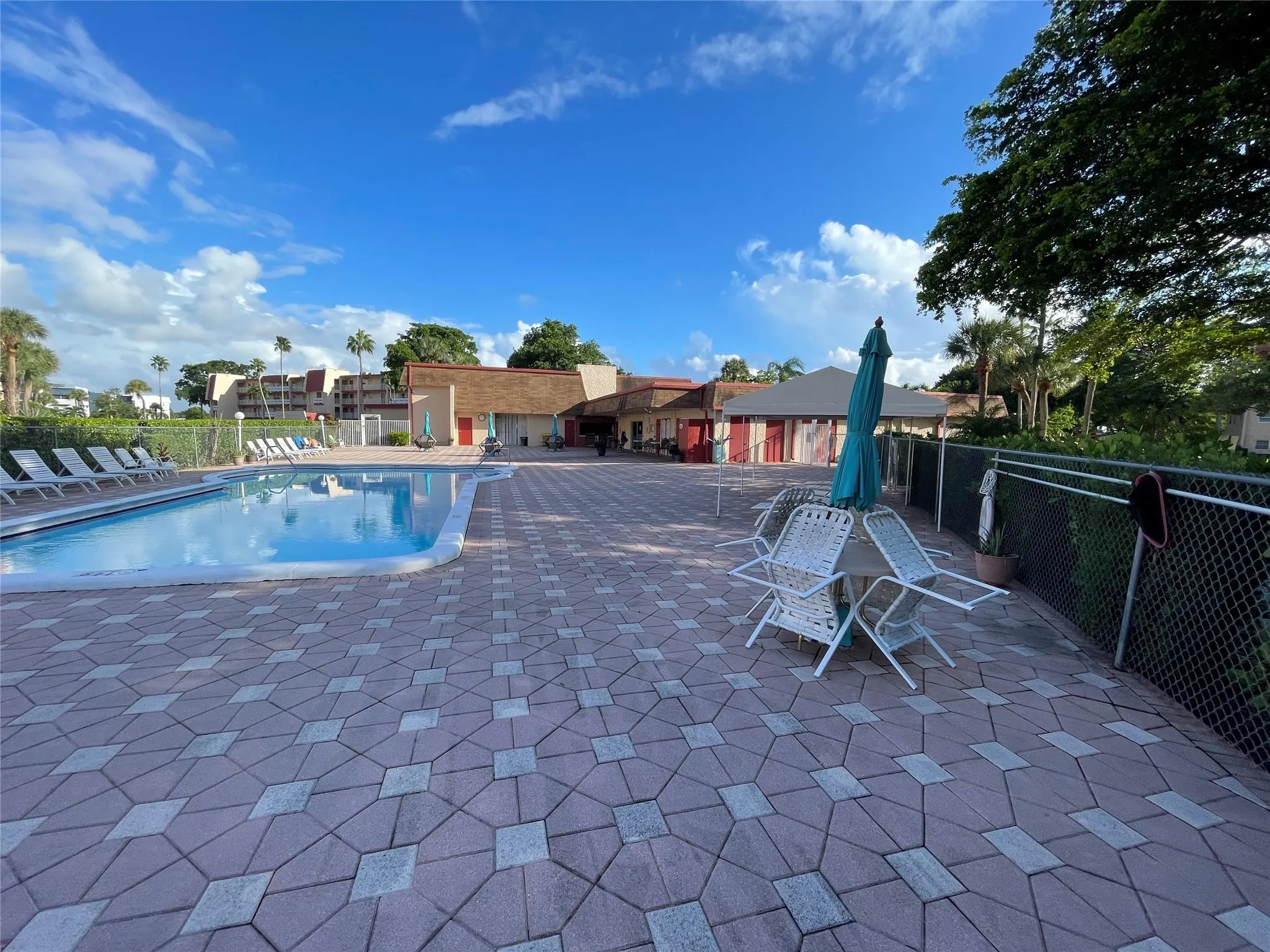 1005 Country Club Dr, #205