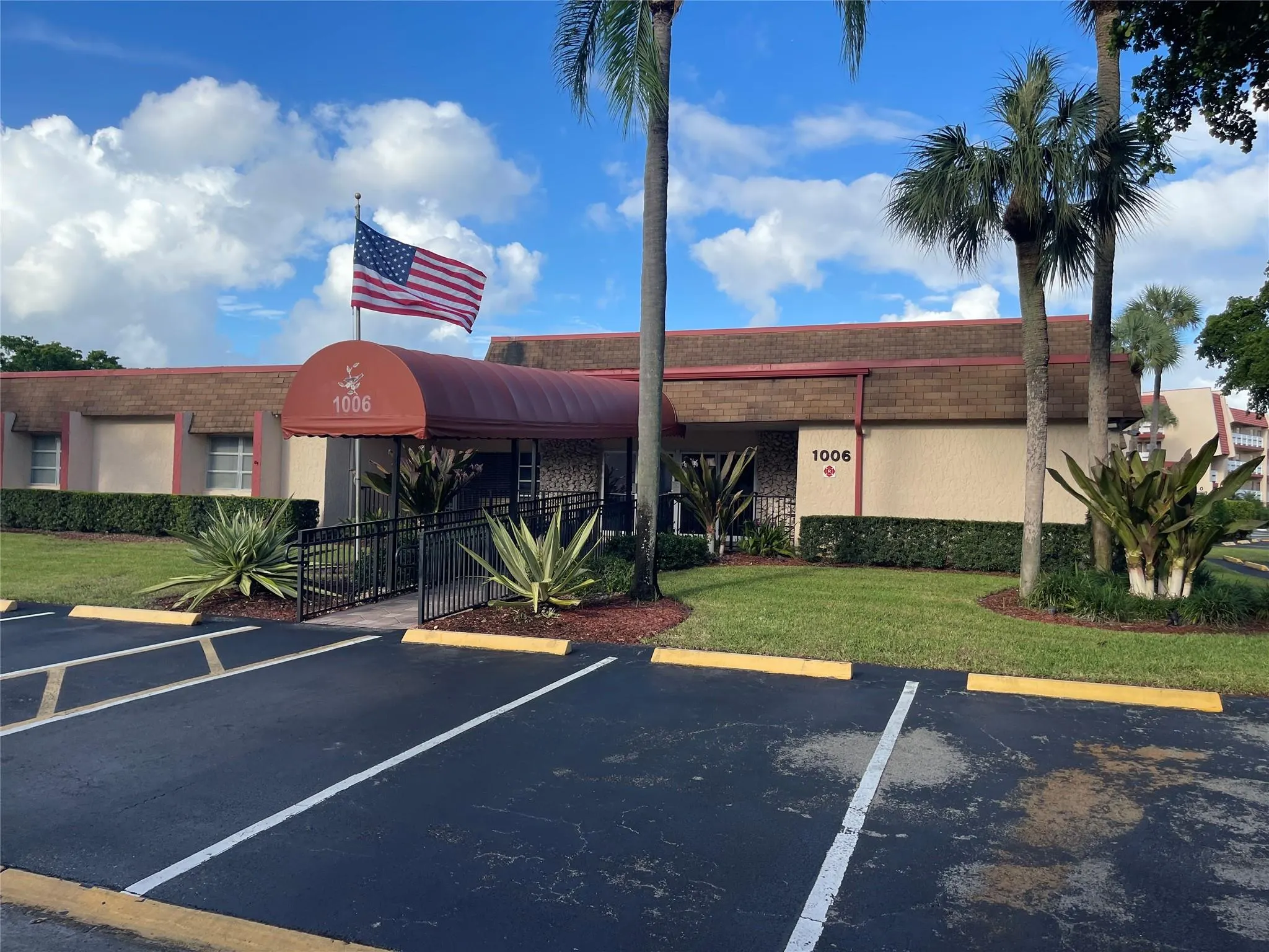 1005 Country Club Dr, #205