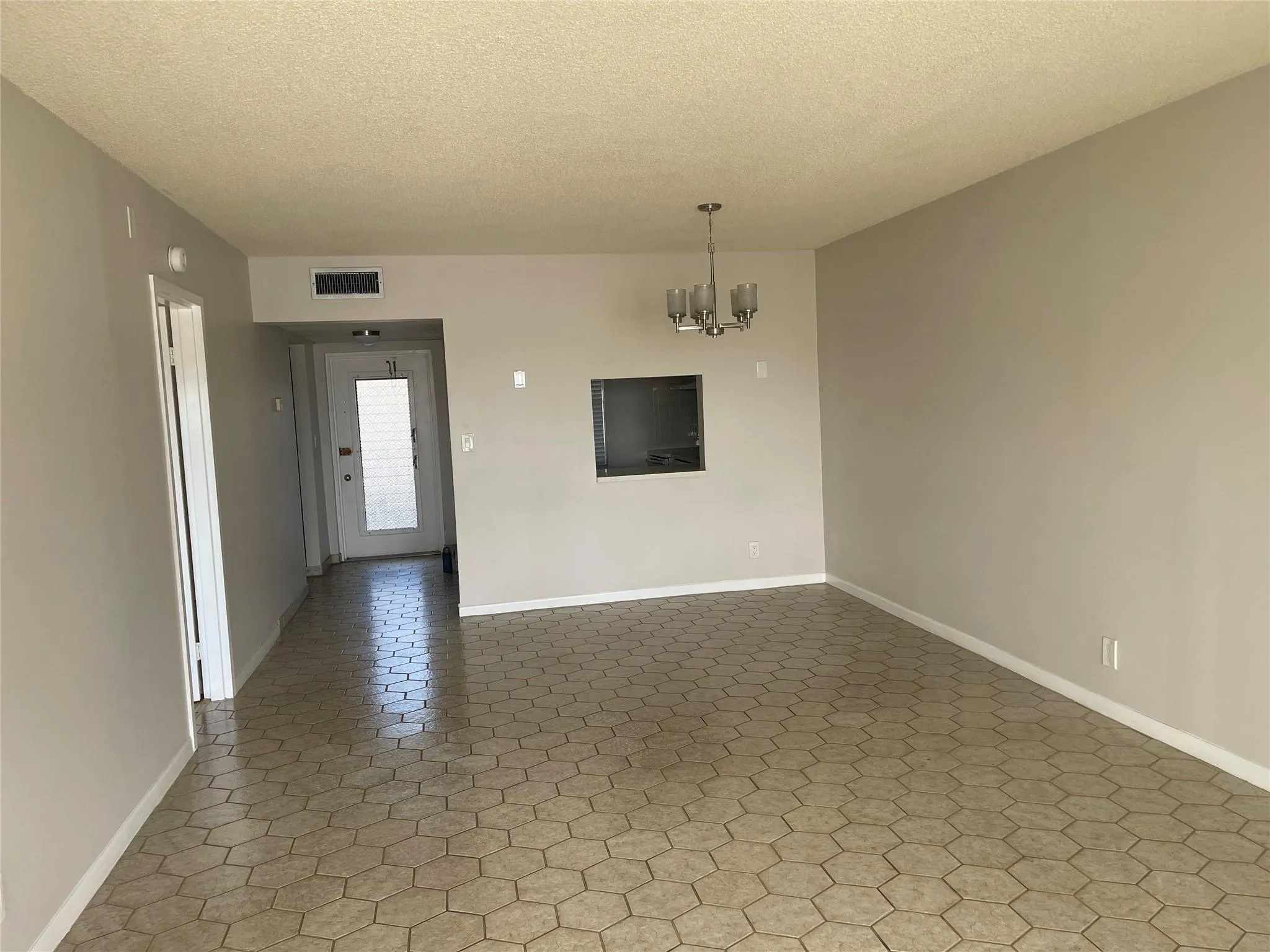 1005 Country Club Dr, #205