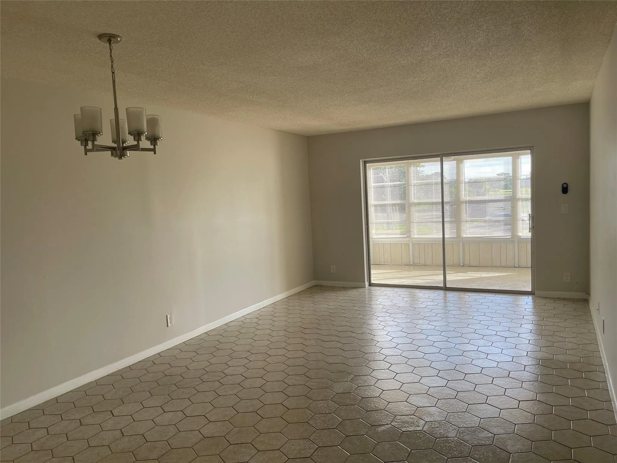 1005 Country Club Dr, #205