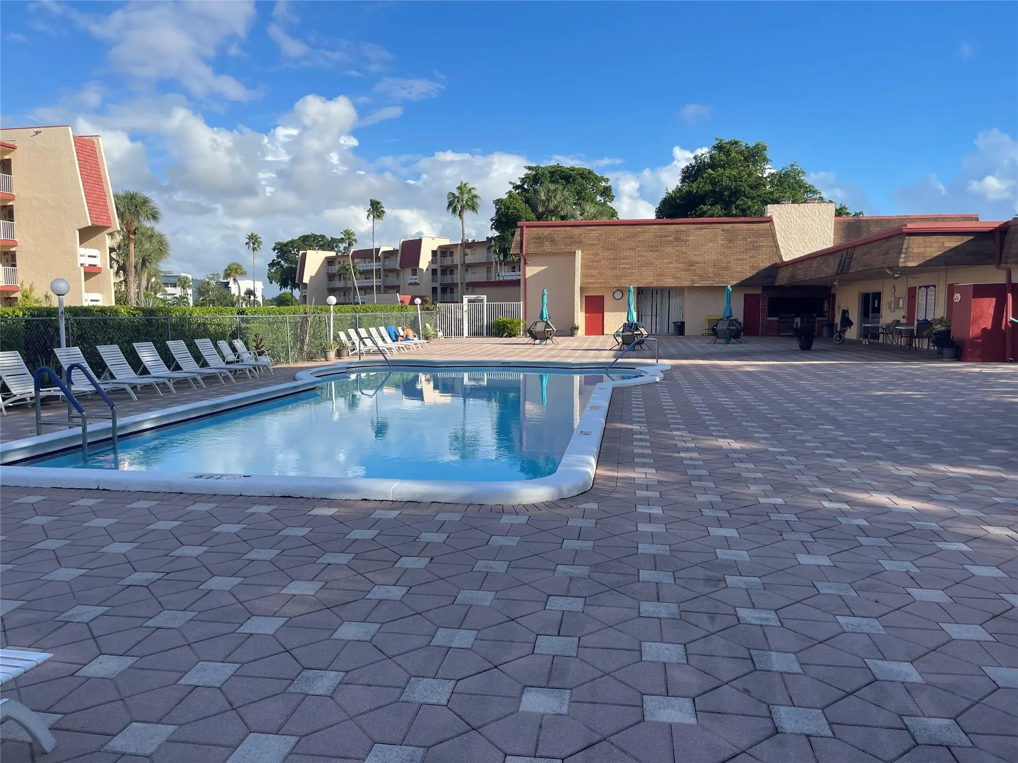 1005 Country Club Dr, #205