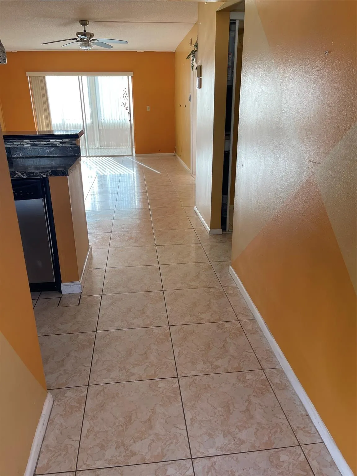 1025 Country Club Dr, #407