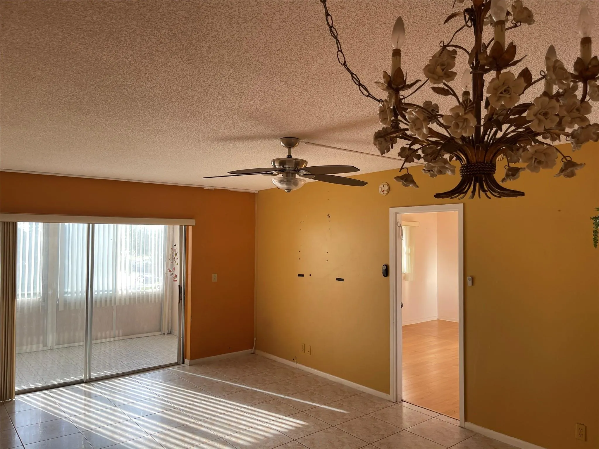 1025 Country Club Dr, #407