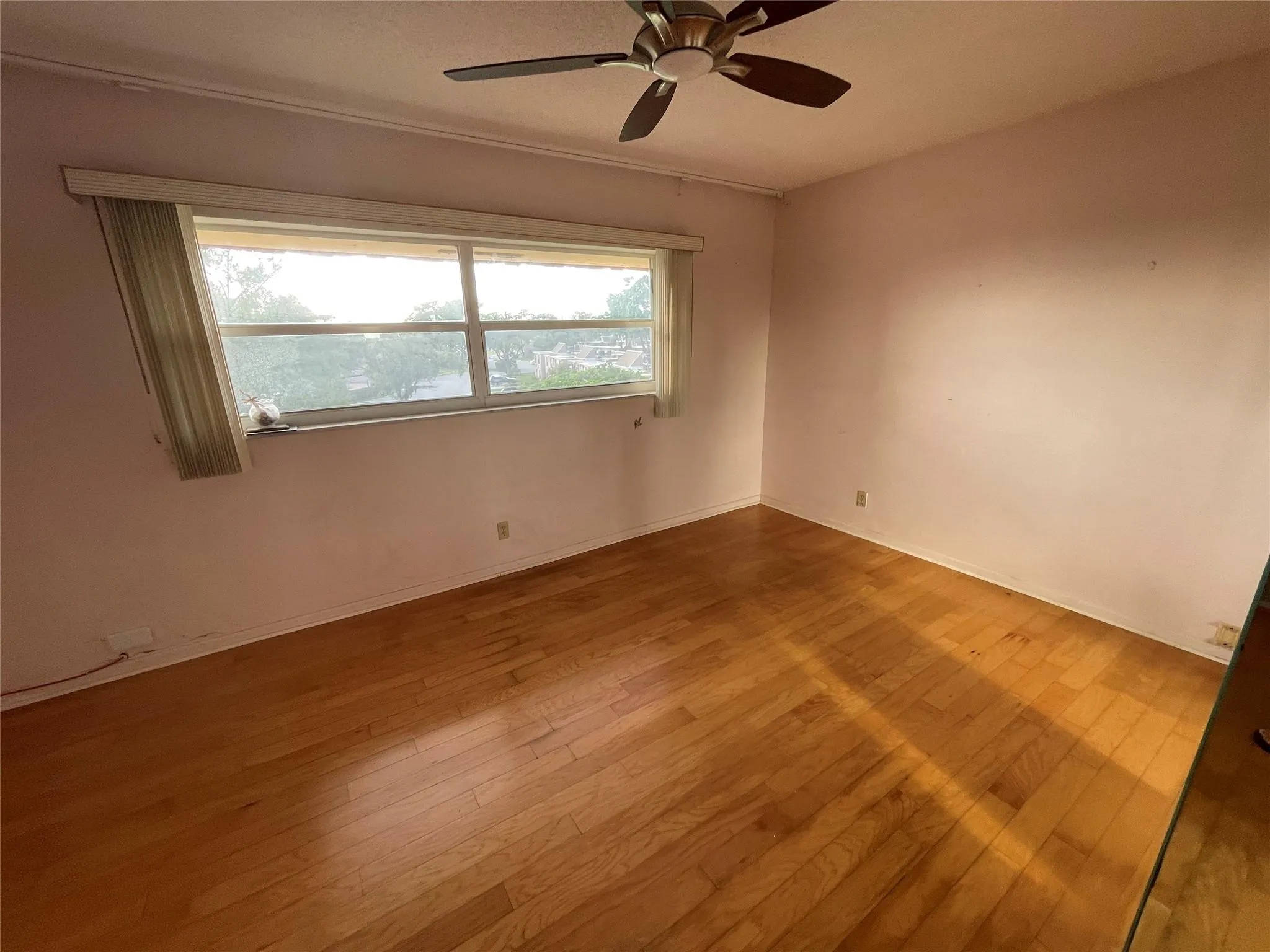 1025 Country Club Dr, #407