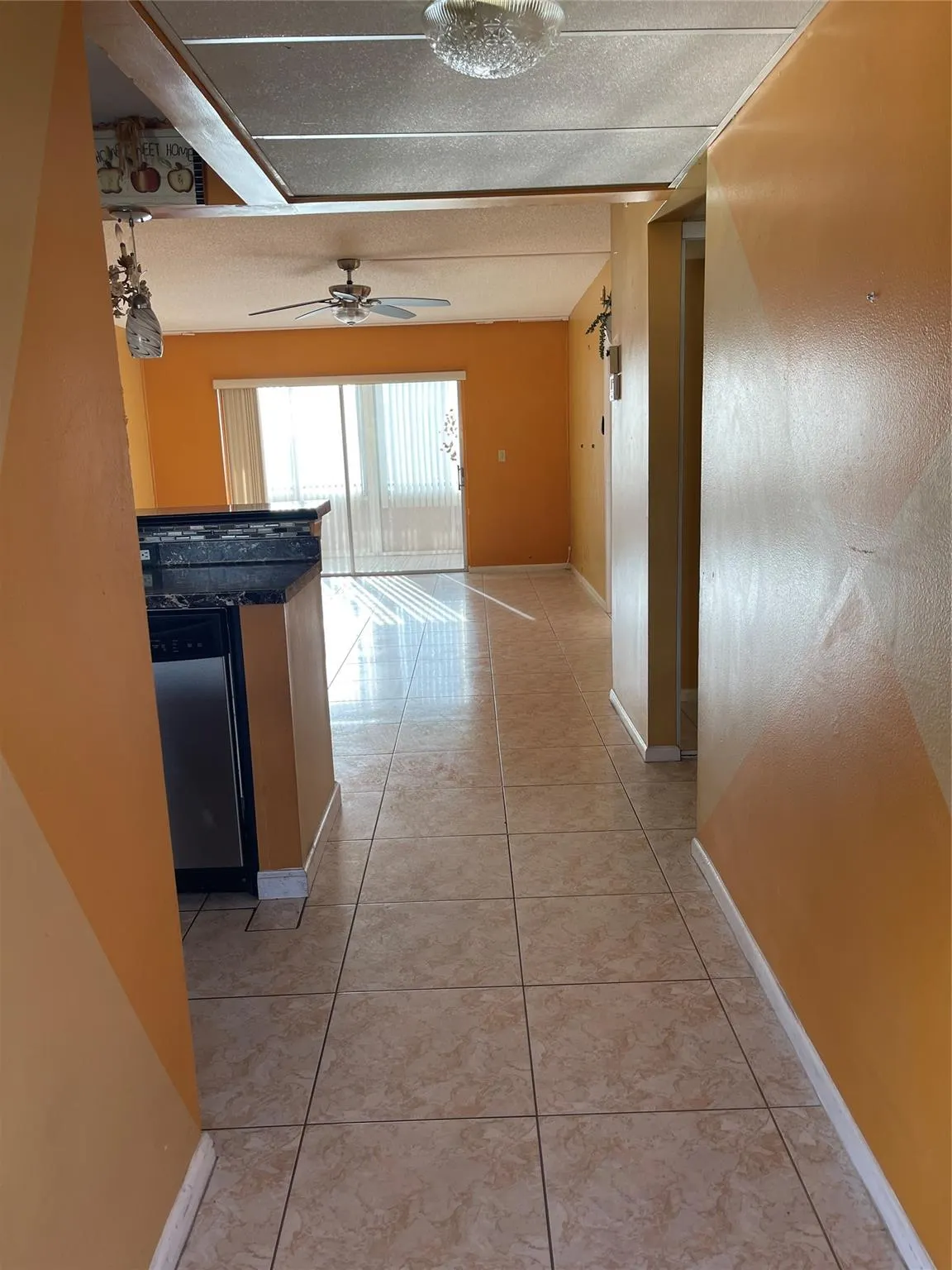 1025 Country Club Dr, #407
