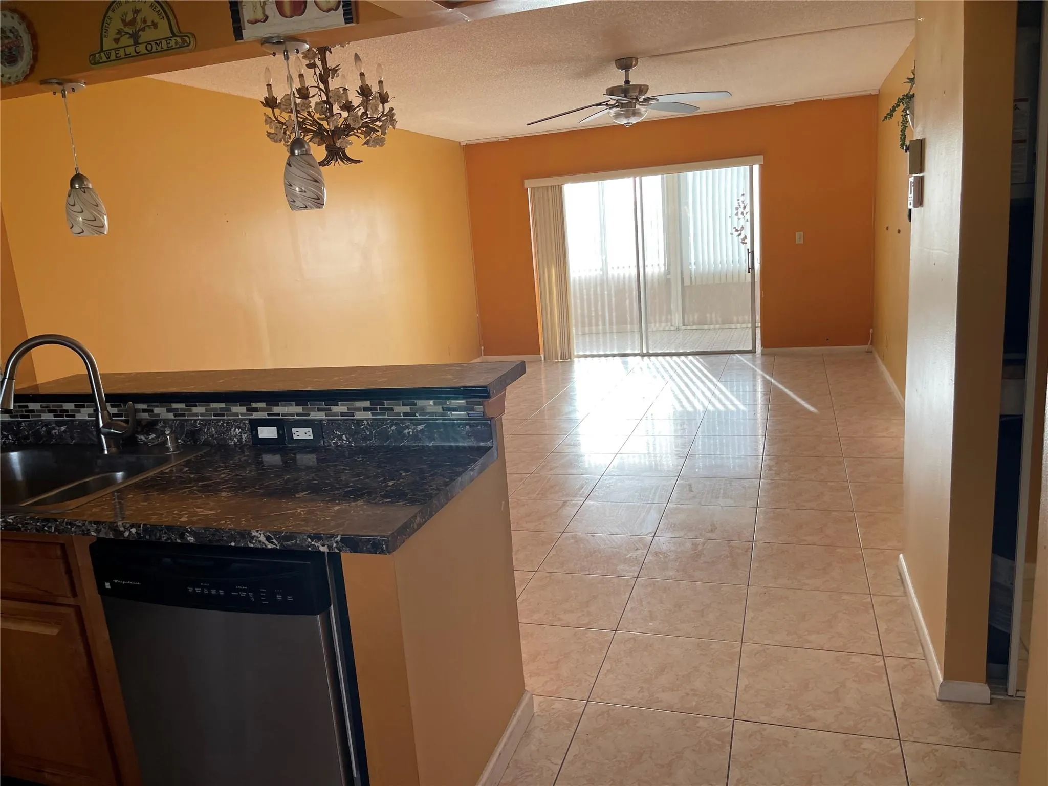 1025 Country Club Dr, #407