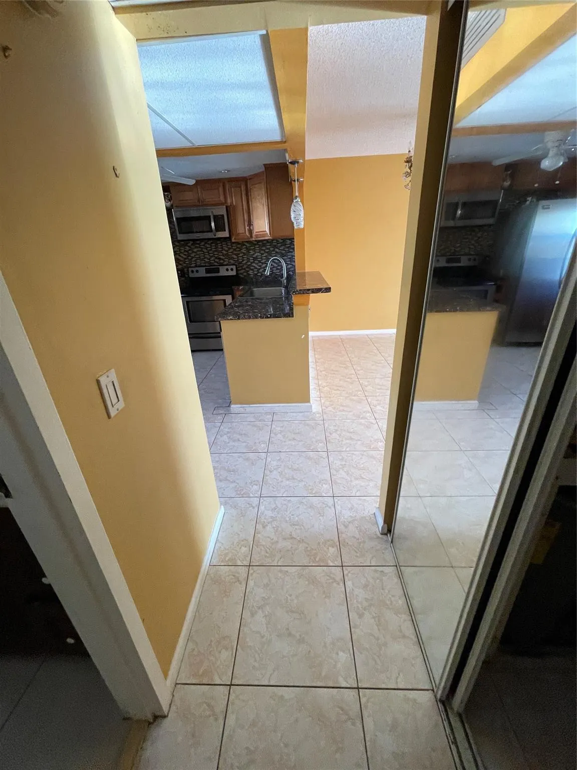 1025 Country Club Dr, #407