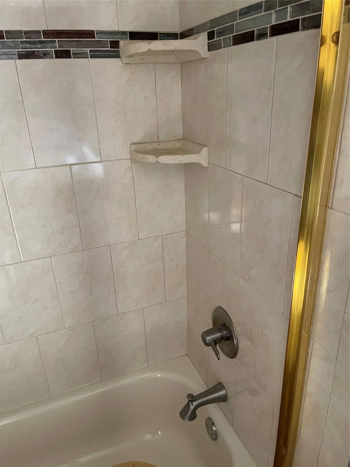 1025 Country Club Dr, #407