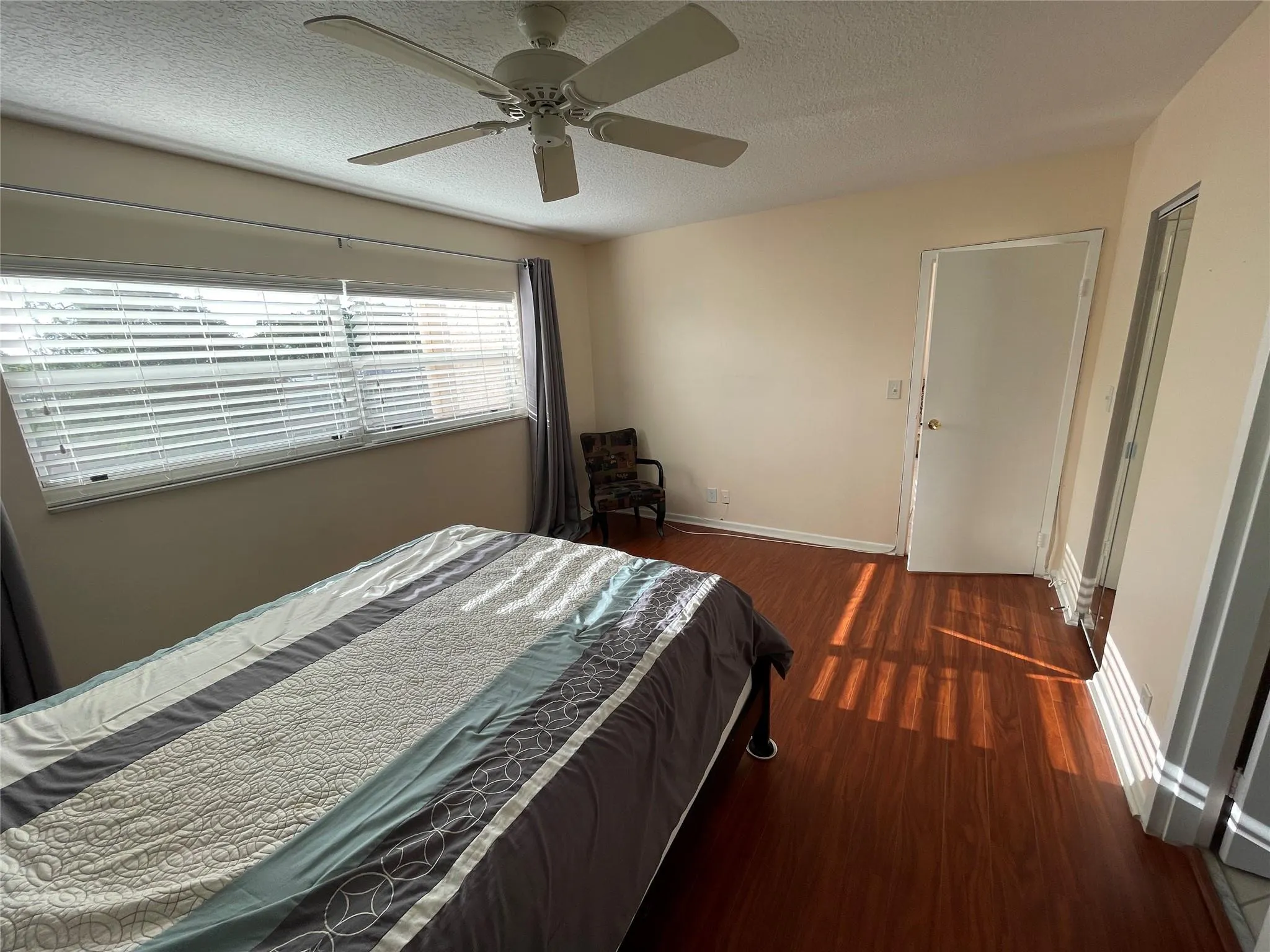 1025 Country Club Dr, #301