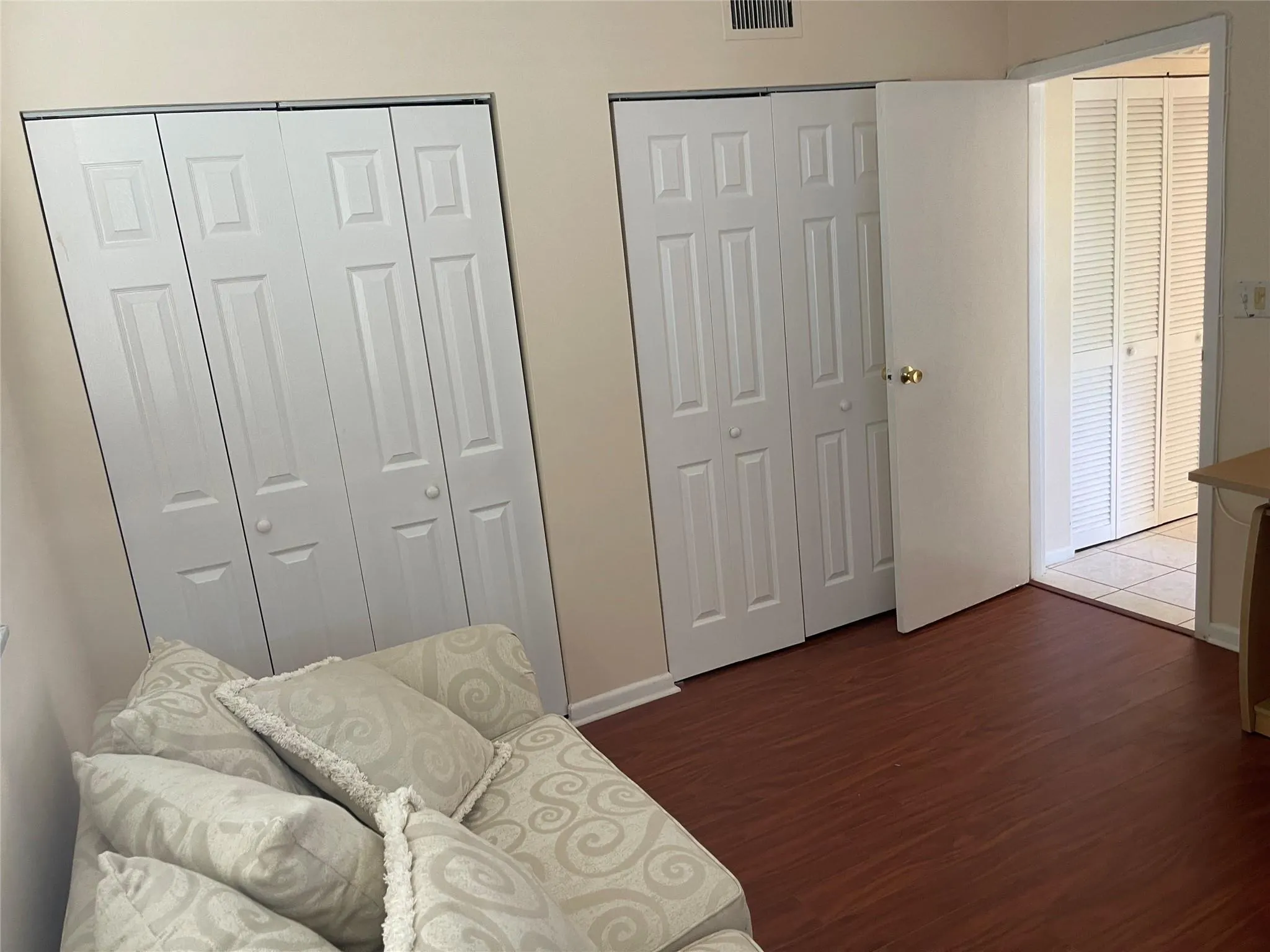 1025 Country Club Dr, #301