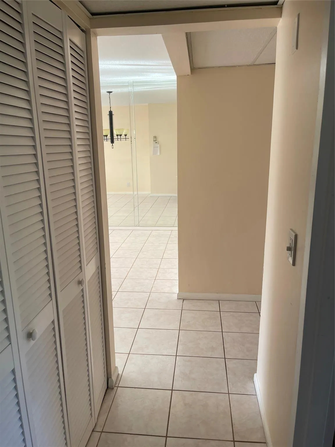 1025 Country Club Dr, #301