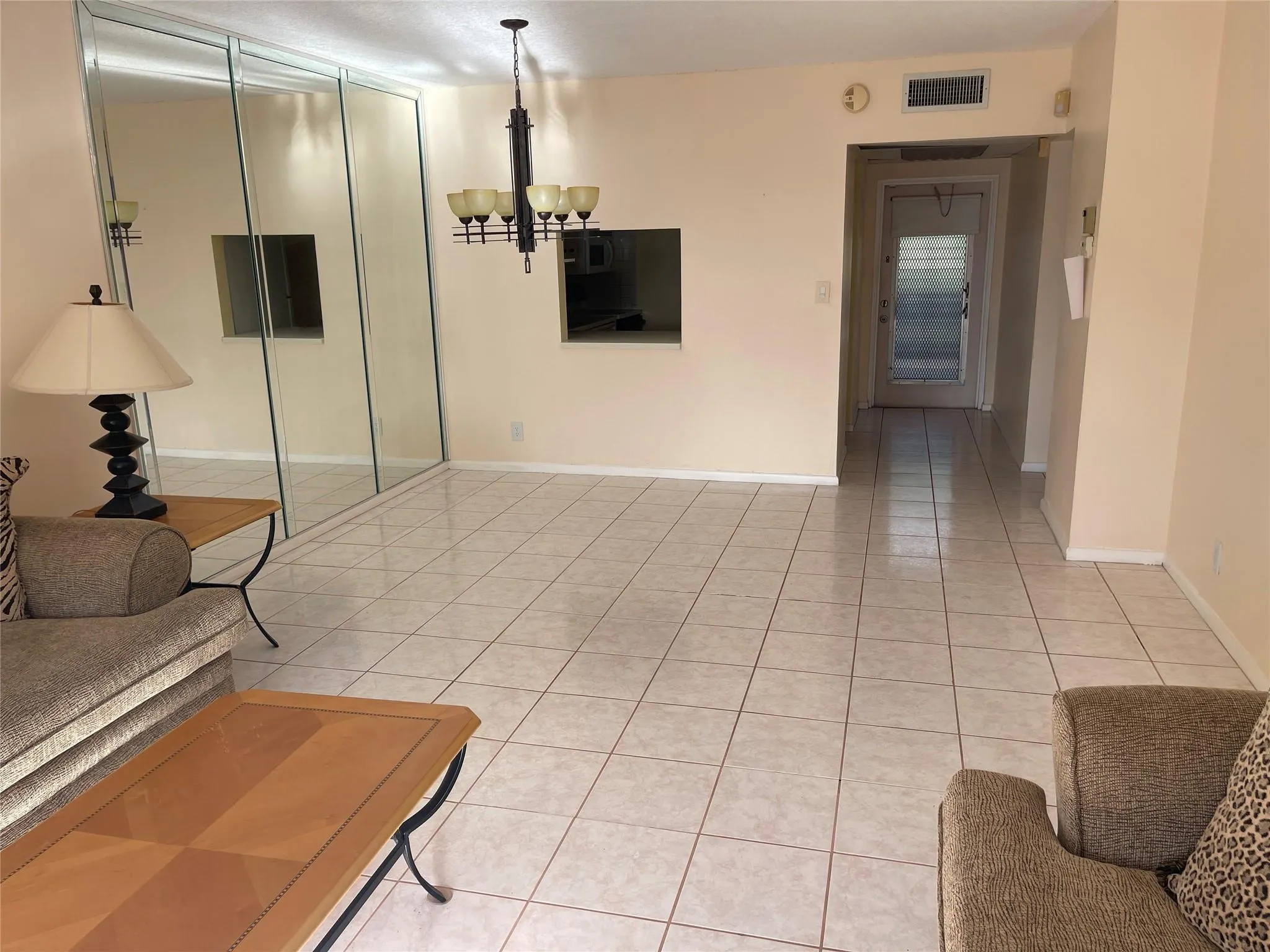 1025 Country Club Dr, #301