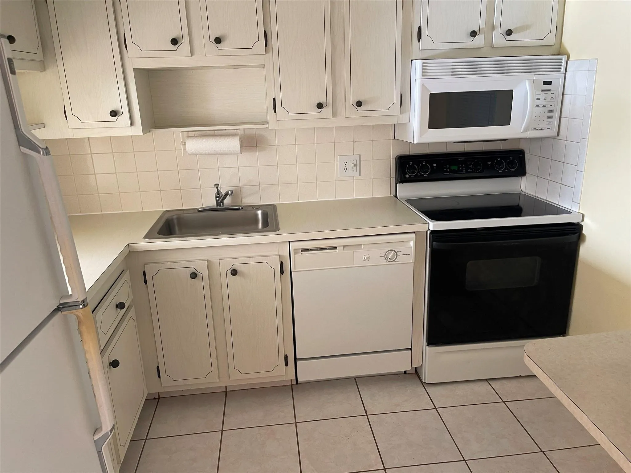 1025 Country Club Dr, #301