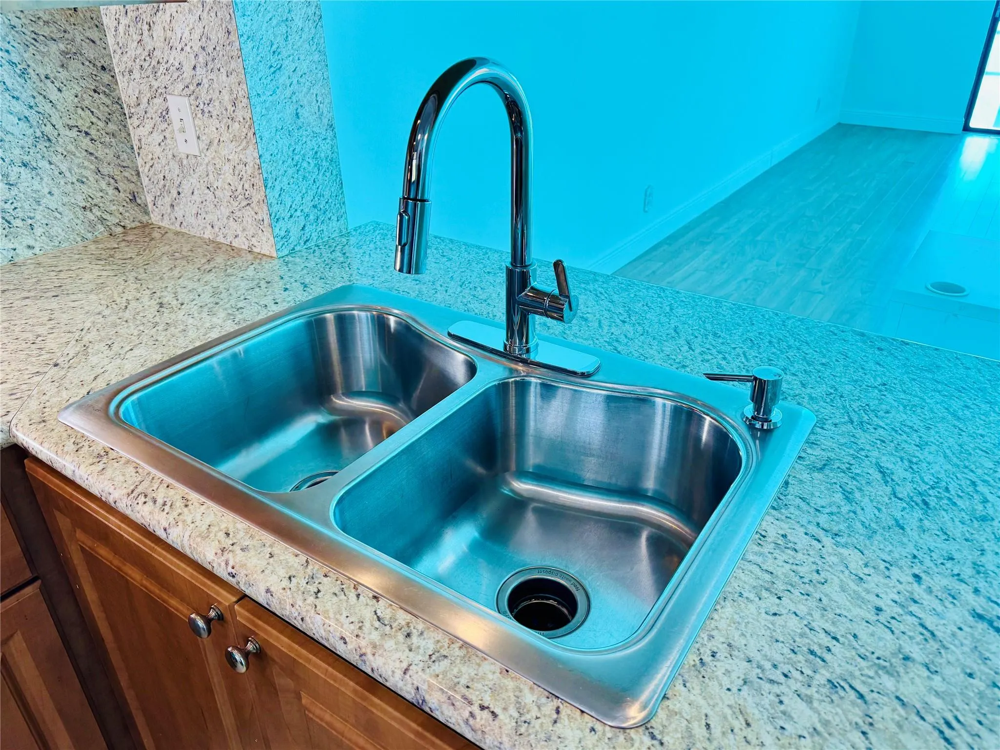112 Lake Emerald, #206