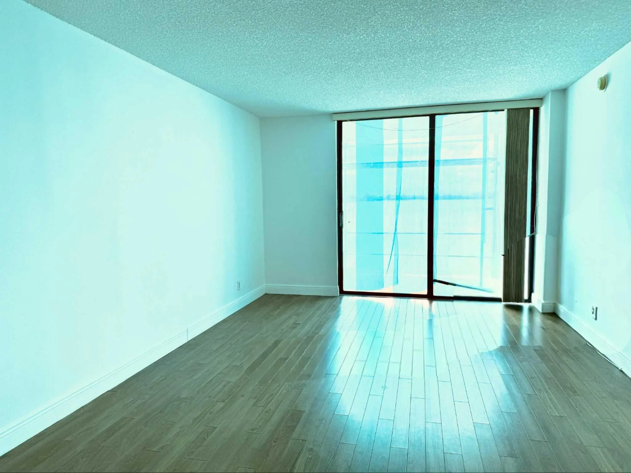 112 Lake Emerald, #206