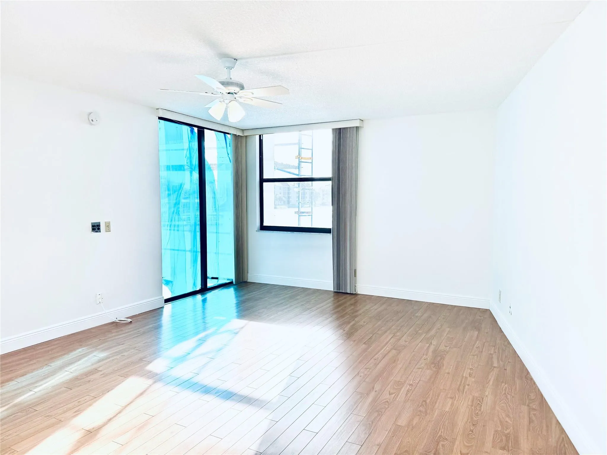 112 Lake Emerald, #206