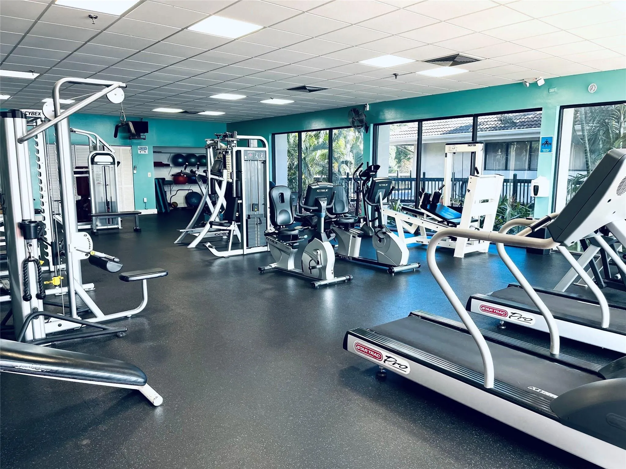 112 Lake Emerald, #206